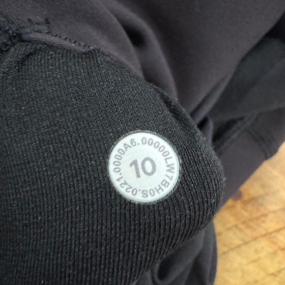 LULULEMON WUNDER UNDER SHORTS - Picture 4 of 4